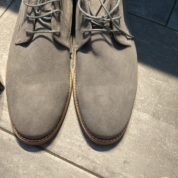 NWT B2 by Browns Grey Suede Shoes - Picture 11 of 13